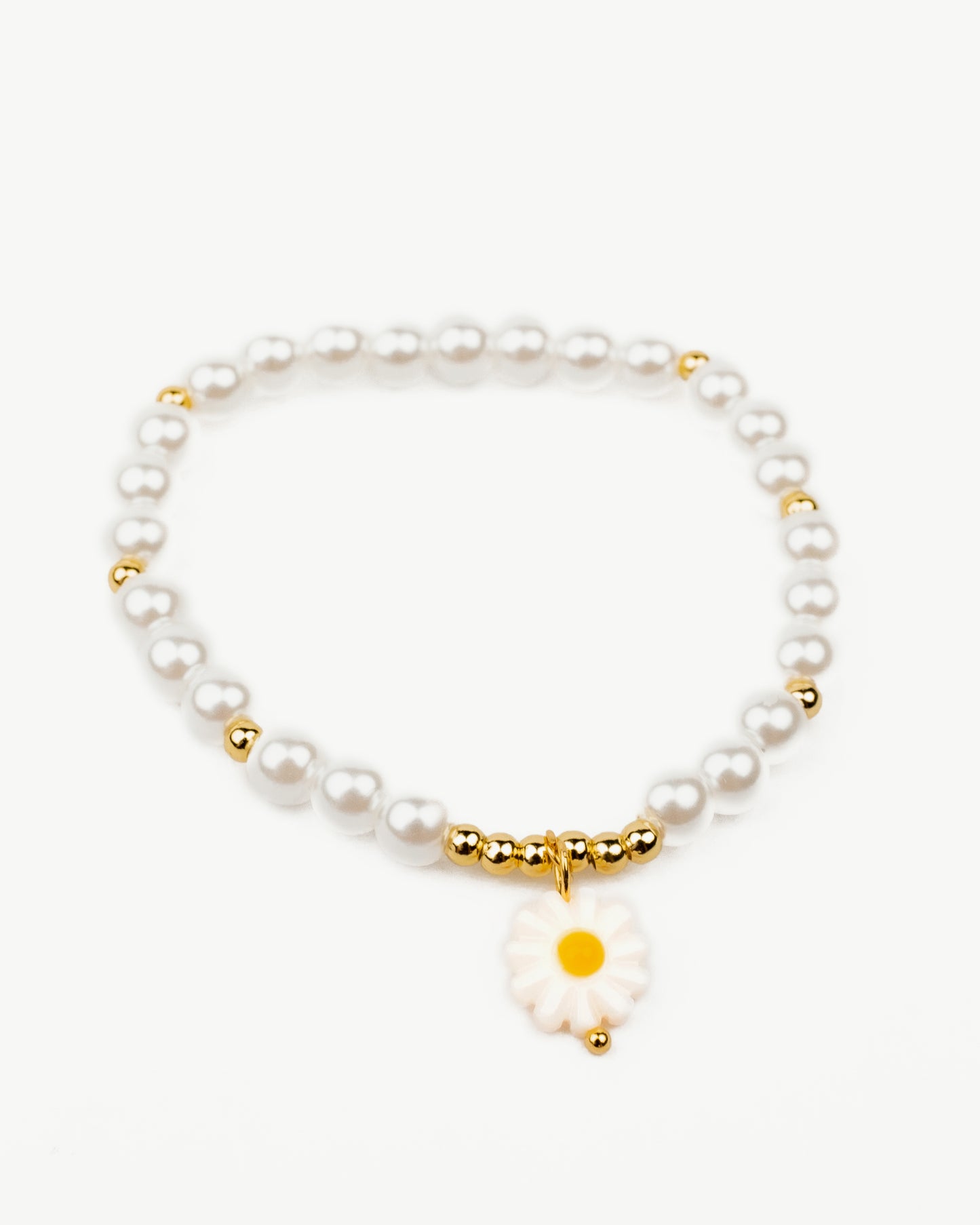 Daisy Charm Pearl Bracelet